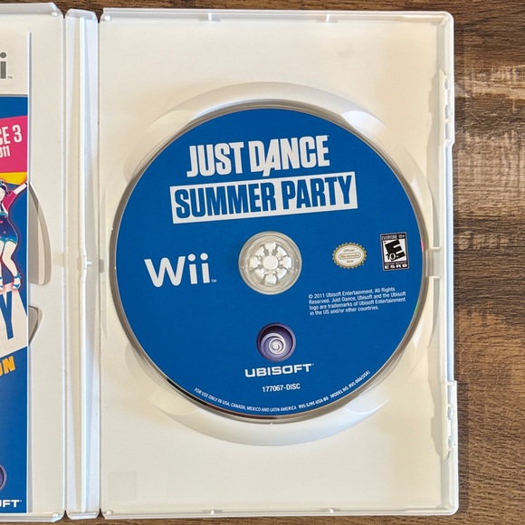 Just Dance Summer Party Wii Game Limited Edition - Picture 3 of 4